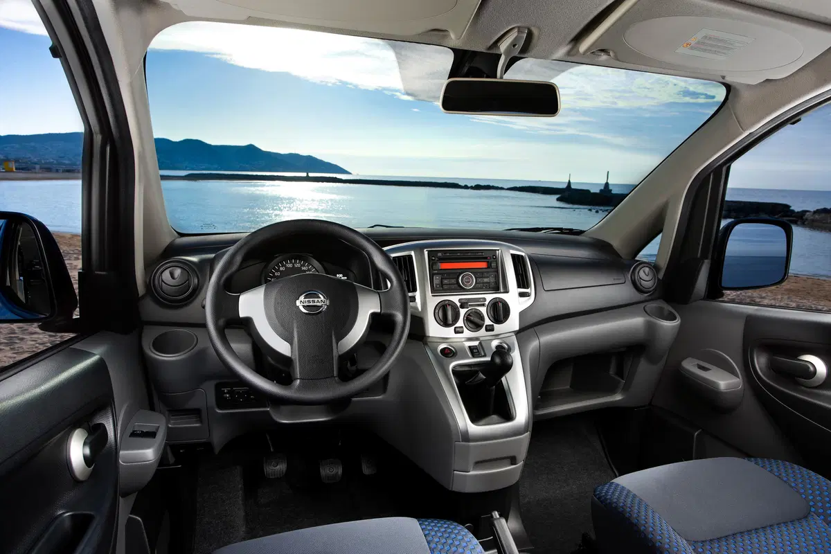 Nissan Evalia (18)