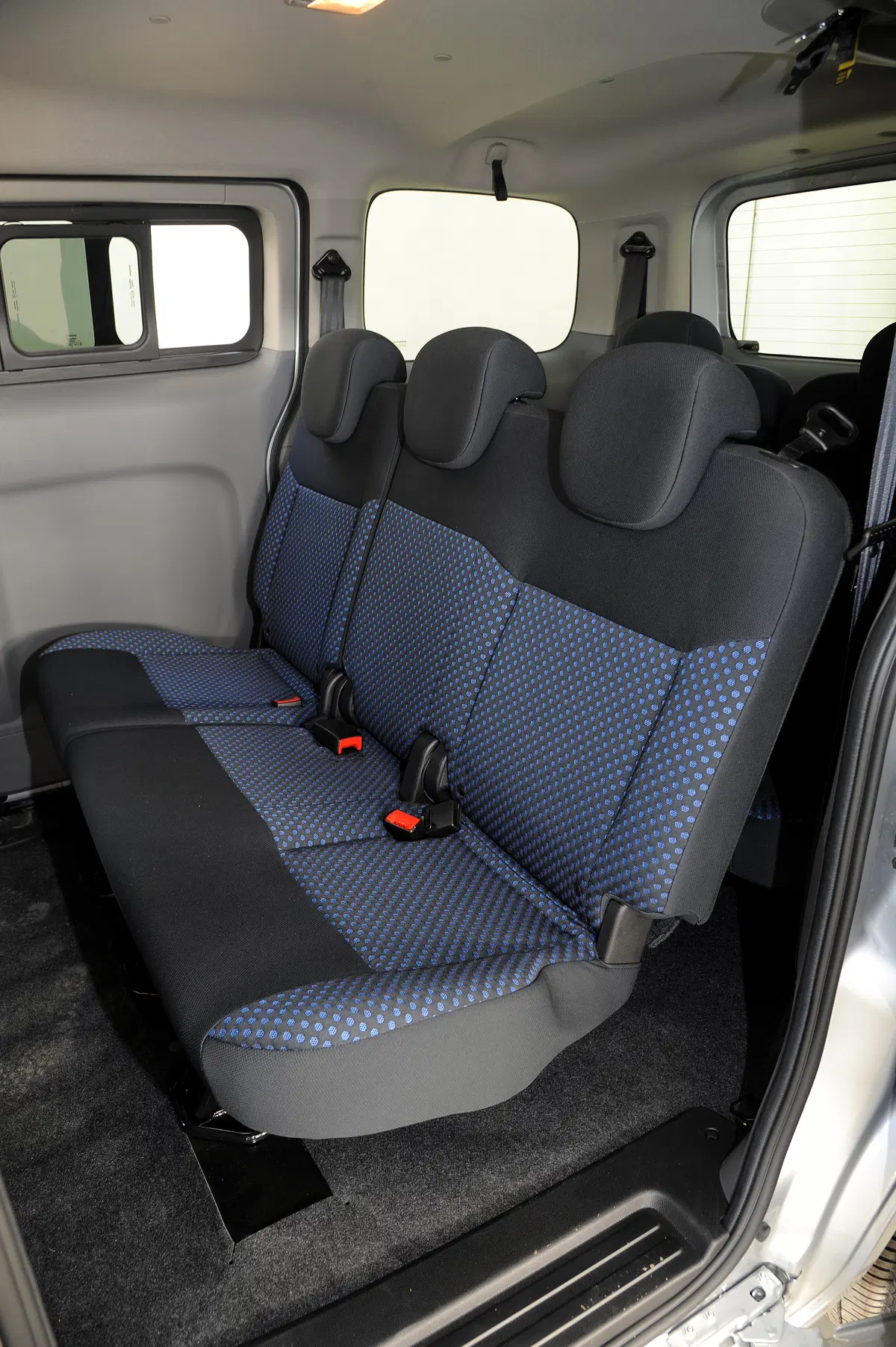 Nissan Evalia (24)
