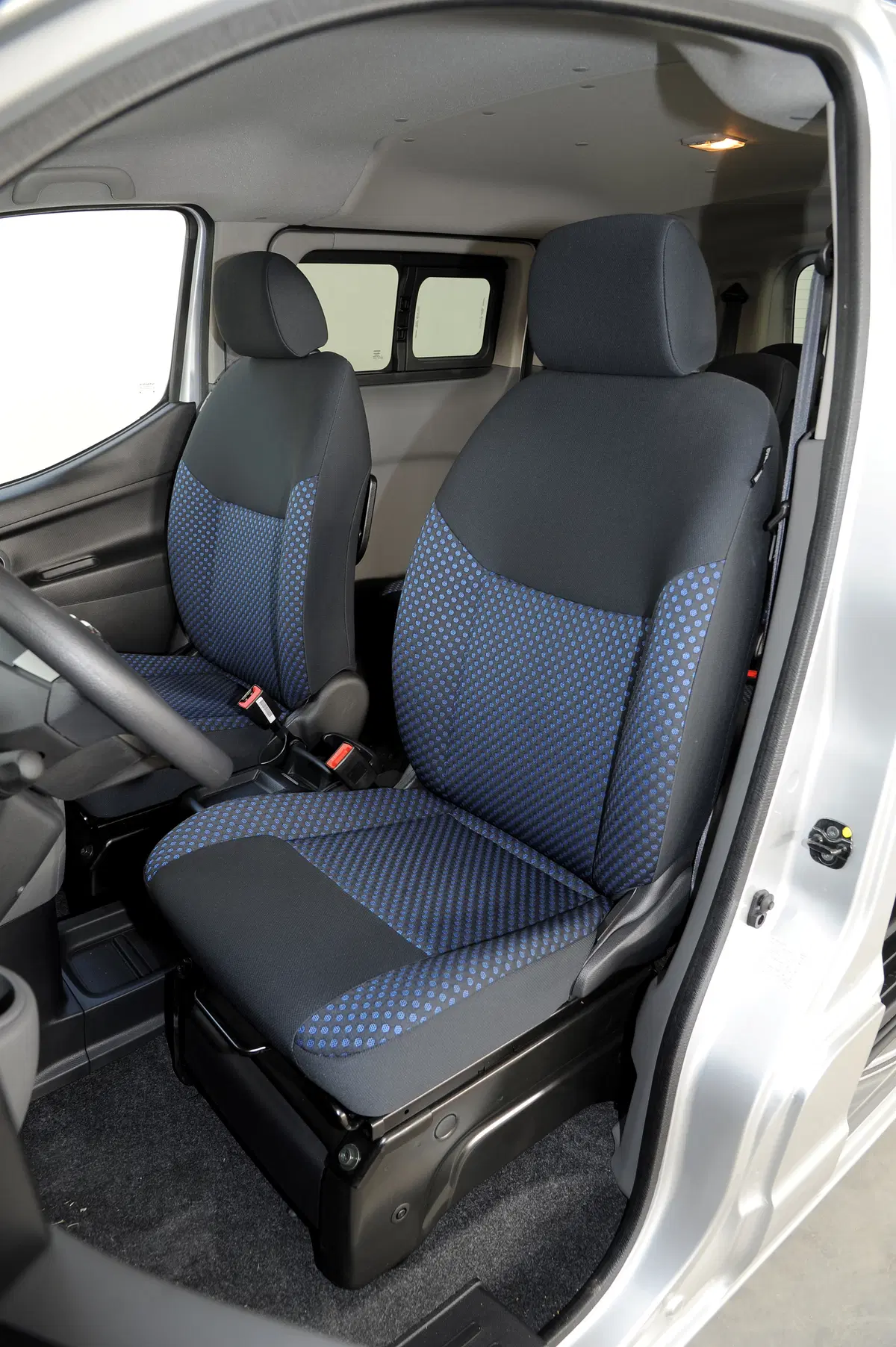 Nissan Evalia (25)