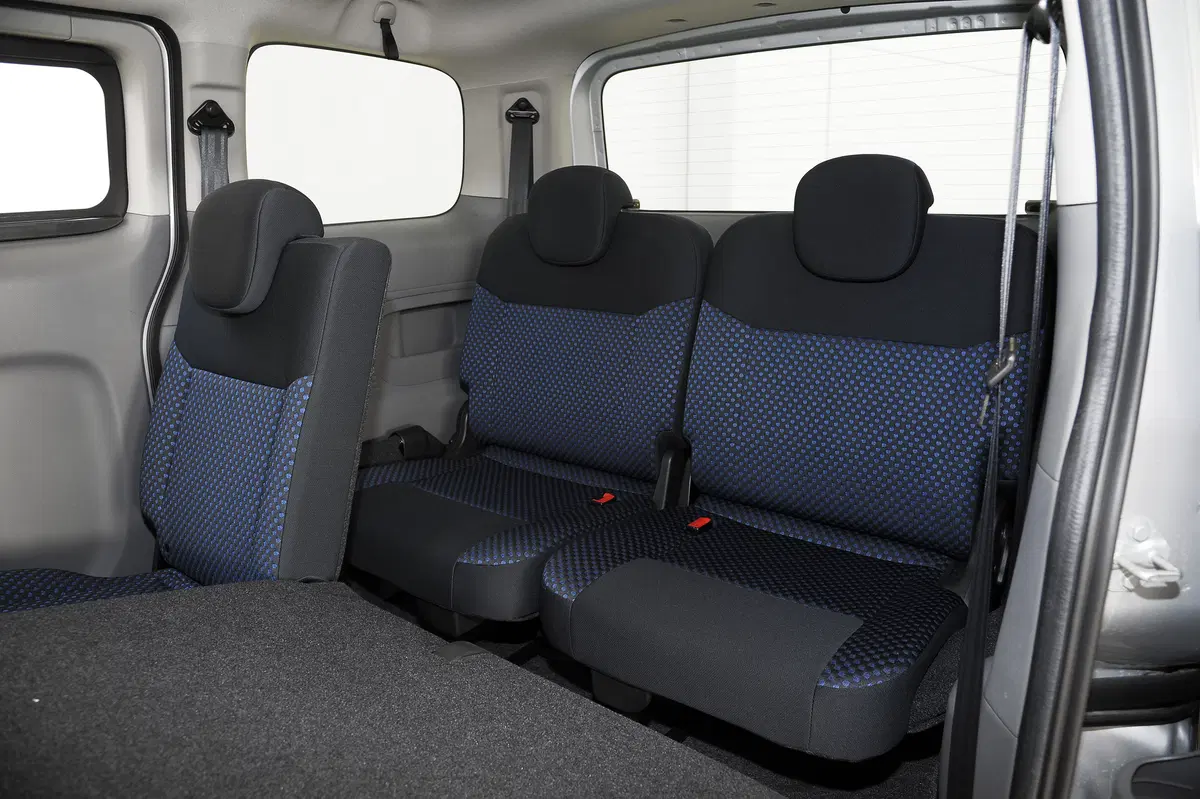 Nissan Evalia (26)
