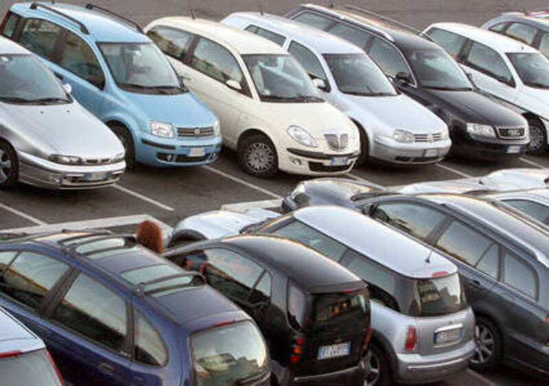 Mercato Auto Italia: ad aprile + 1,94%. La &quot;ripresina&quot; rallenta