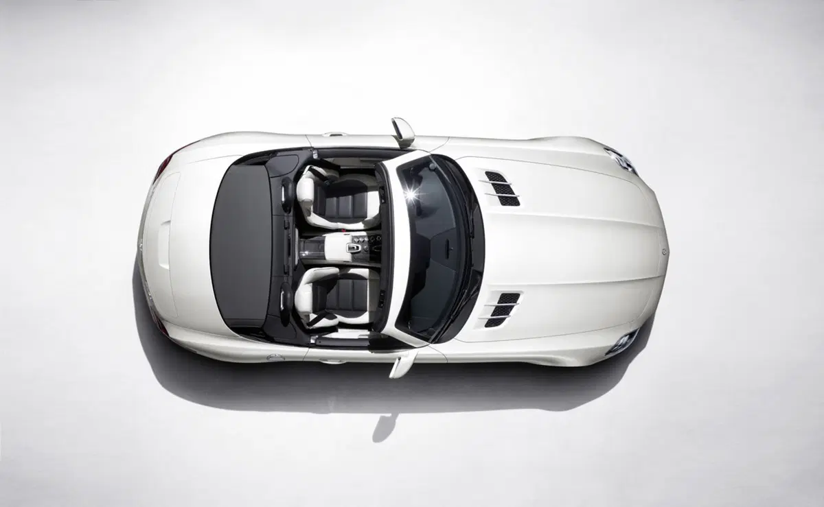 Mercedes SLS AMG Roadster e Ducati Streetfighter 848: gemelle diverse (10)