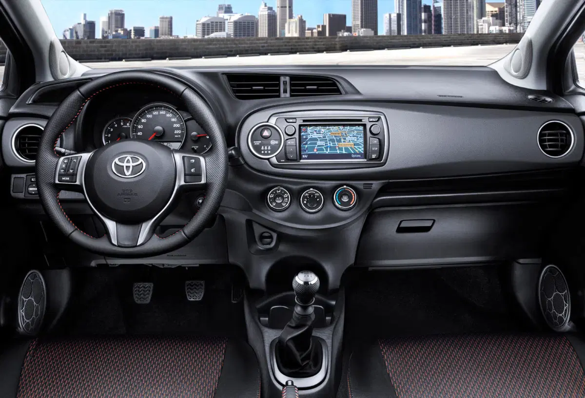 Nuova Toyota Yaris: quanto costa (12)