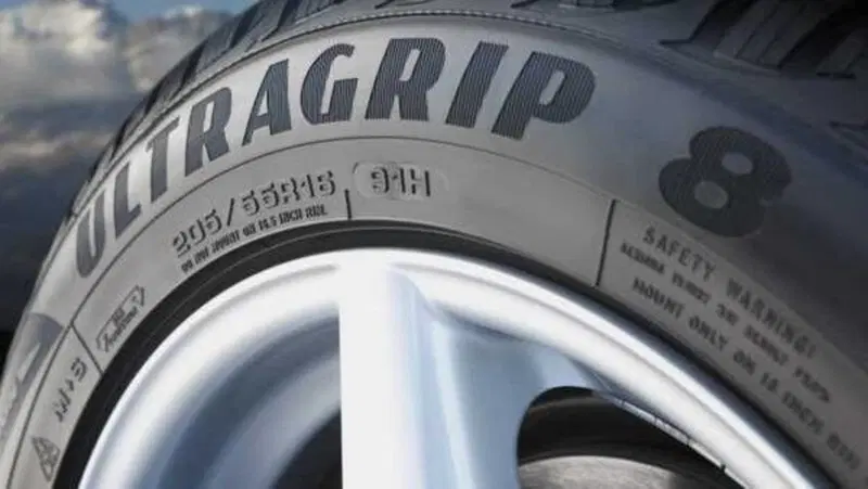 Goodyear UltraGrip 8