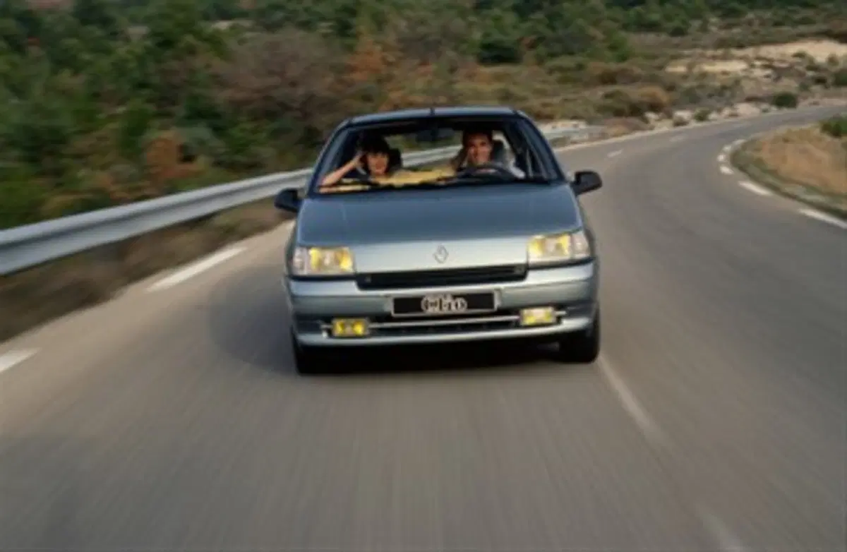 Quale era meglio, Confronto storiche: Fiat Uno Vs Renault Clio I (8)