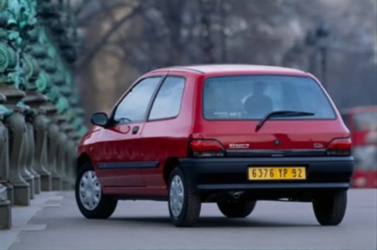 Quale era meglio, Confronto storiche: Fiat Uno Vs Renault Clio I (9)