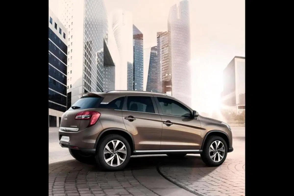 Citroen C4 Aircross: prime immagini ufficiali (4)