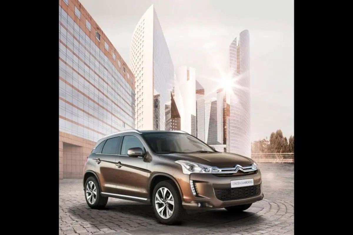 Citroen C4 Aircross: prime immagini ufficiali (12)