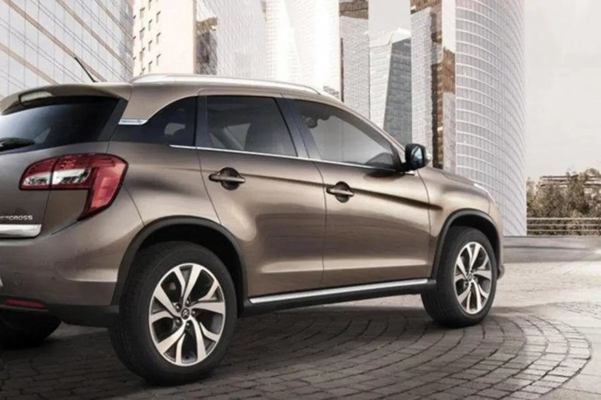 Citroen C4 Aircross: prime immagini ufficiali (13)