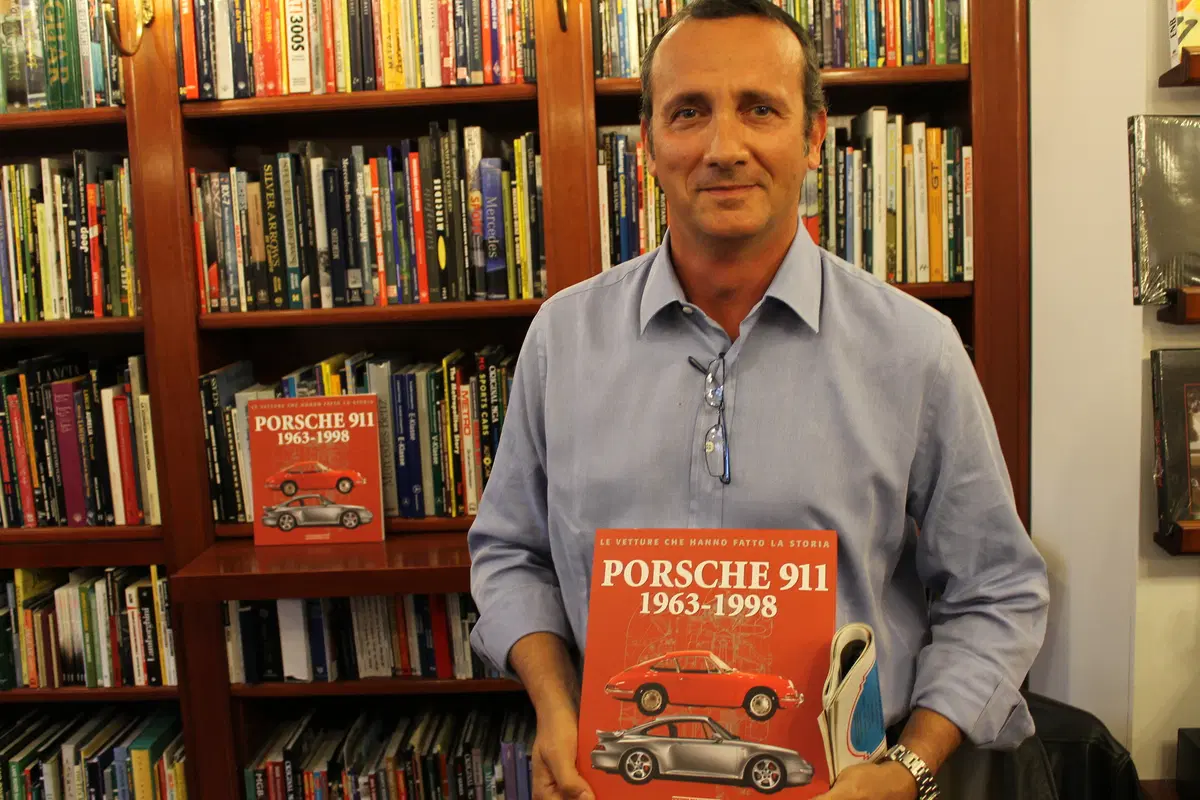 Porsche 911 1963 - 1998: la storia di un mito in un libro