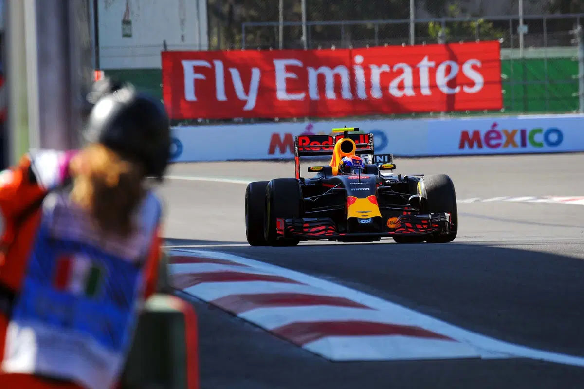 F1, Gp Messico 2016: pole per Hamilton (11)