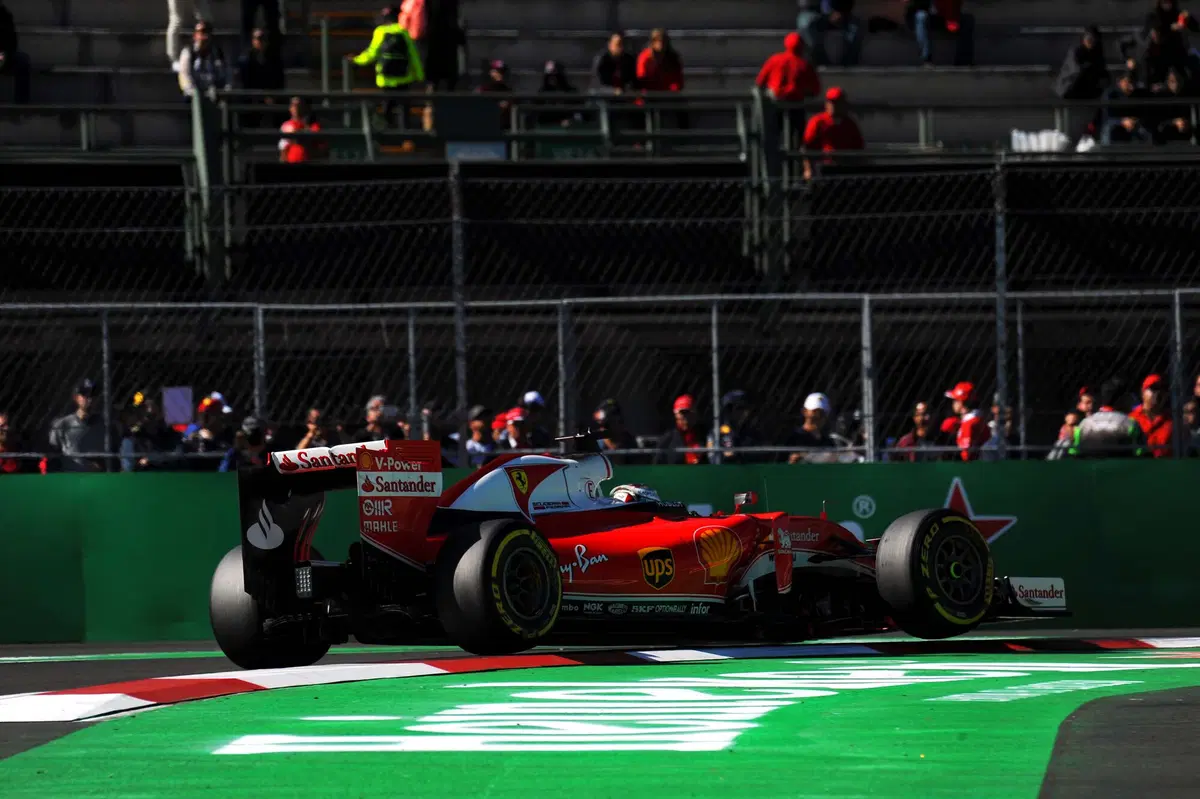 F1, Gp Messico 2016: pole per Hamilton (16)