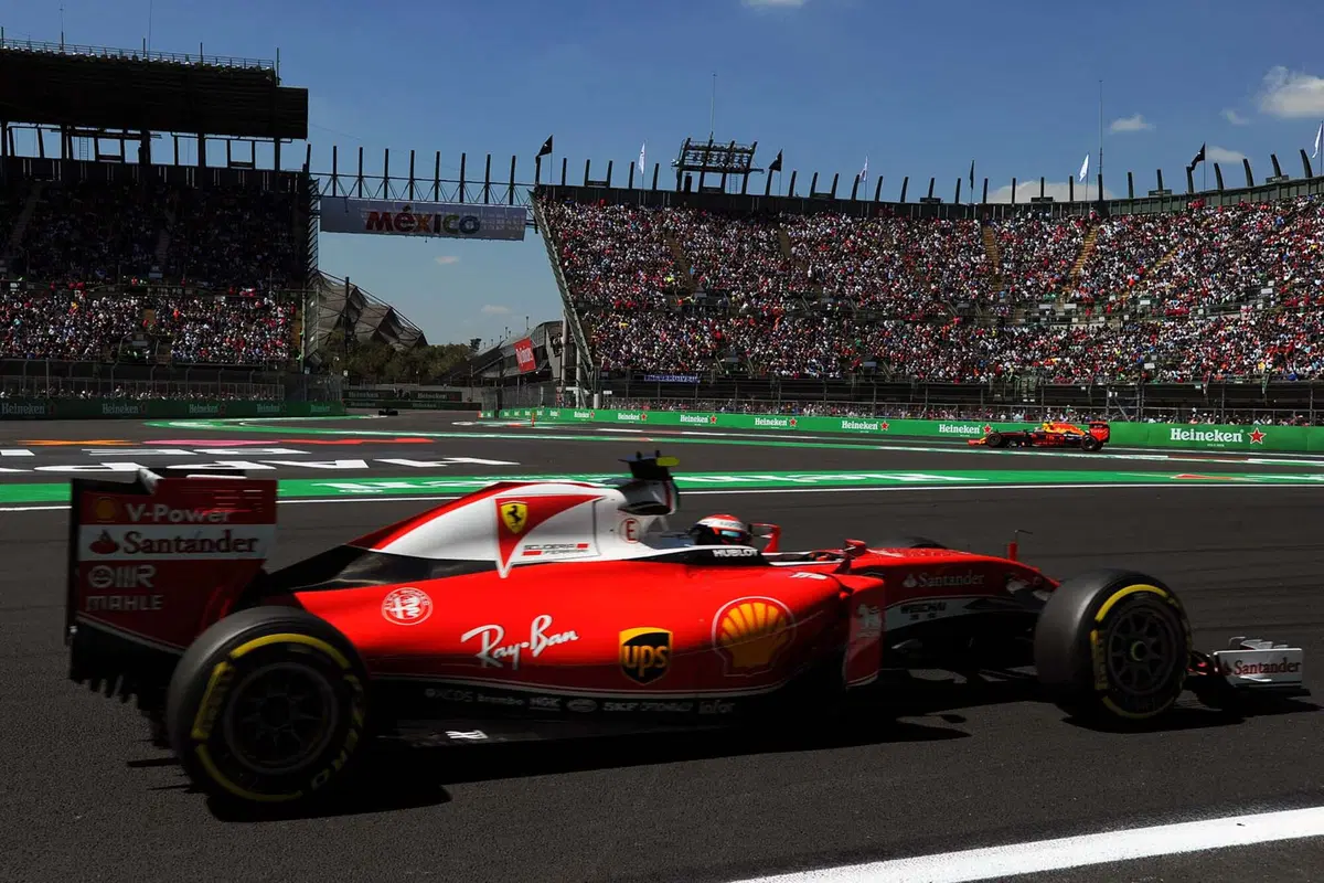 F1, Gp Messico 2016: pole per Hamilton (24)