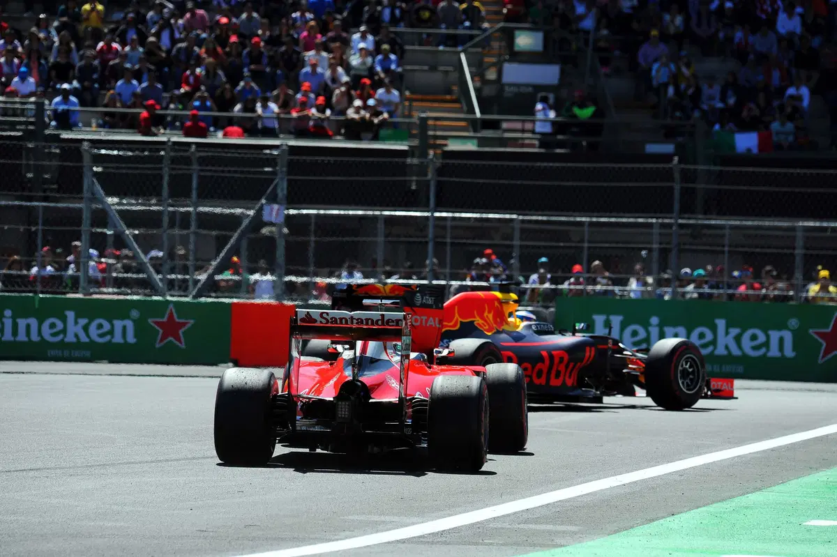 F1, Gp Messico 2016: pole per Hamilton (25)