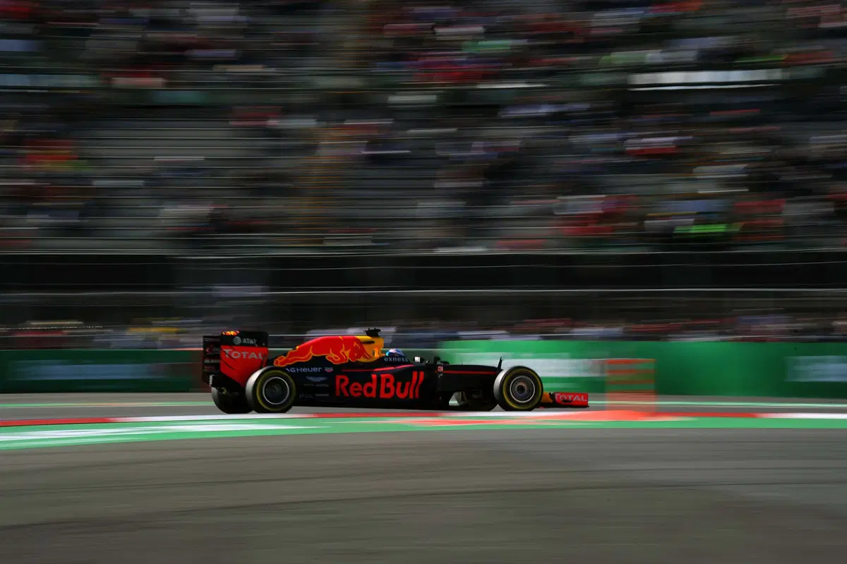 F1, Gp Messico 2016: pole per Hamilton (28)