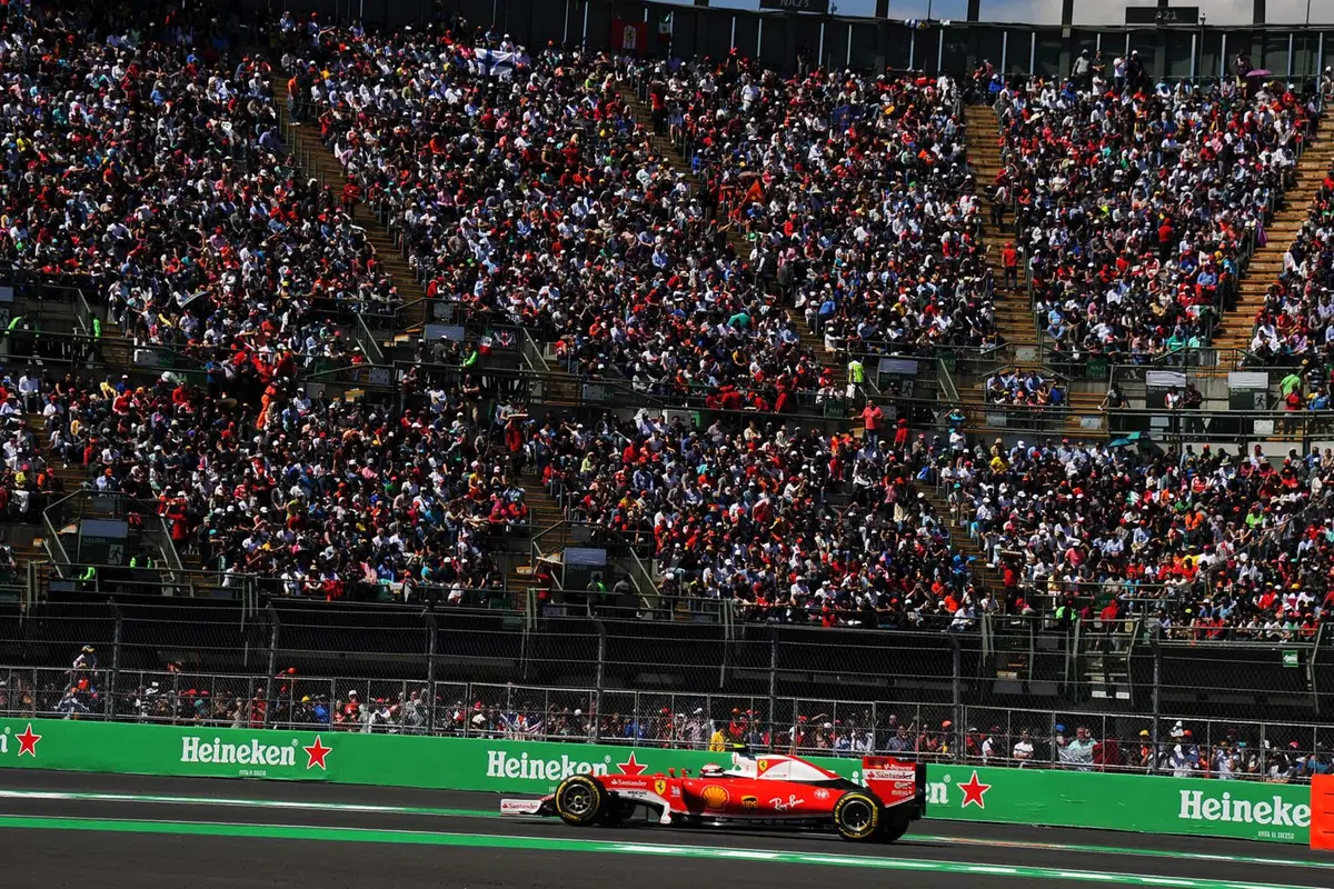 F1, Gp Messico 2016: pole per Hamilton (31)