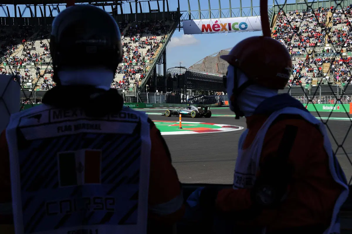 F1, Gp Messico 2016: pole per Hamilton (34)