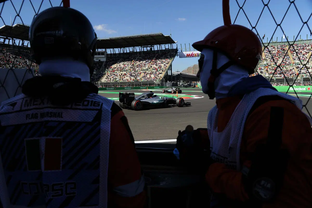 F1, Gp Messico 2016: pole per Hamilton (41)