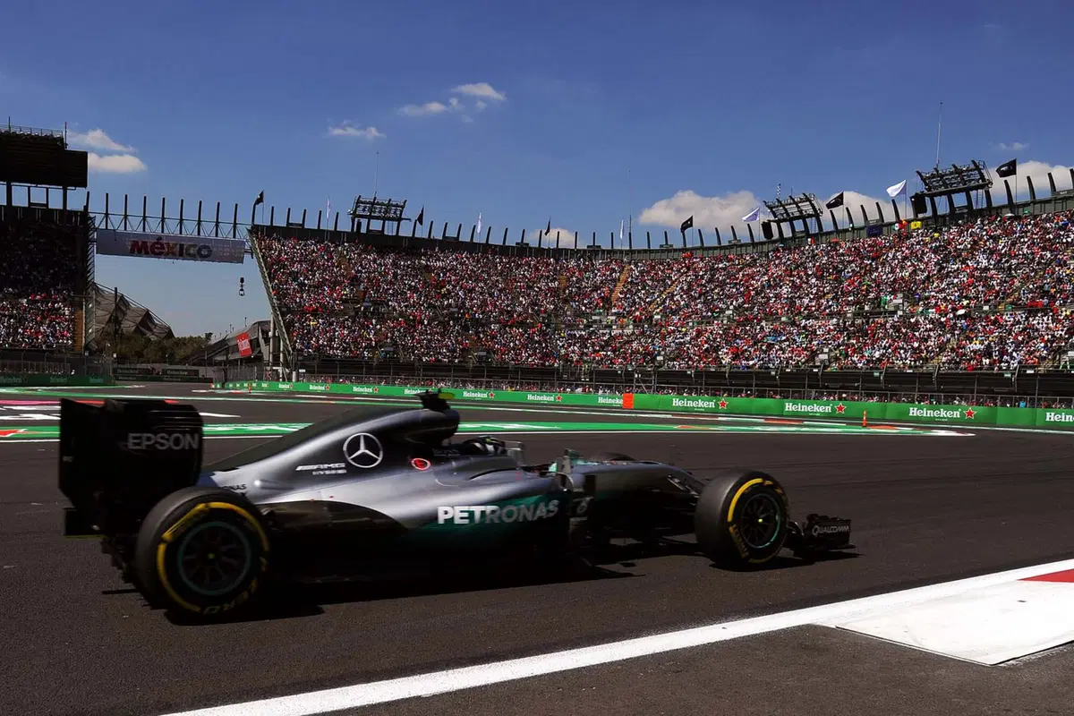 F1, Gp Messico 2016: pole per Hamilton (45)