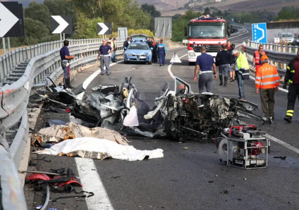 Sicurezza Stradale: quasi dimezzati gli incidenti in 10 anni