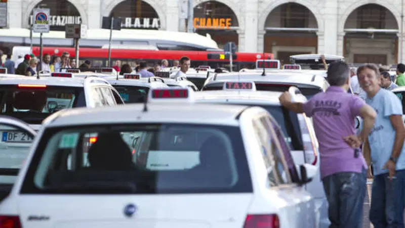 FIA: bocciati i taxi romani e promossi quelli di Milano