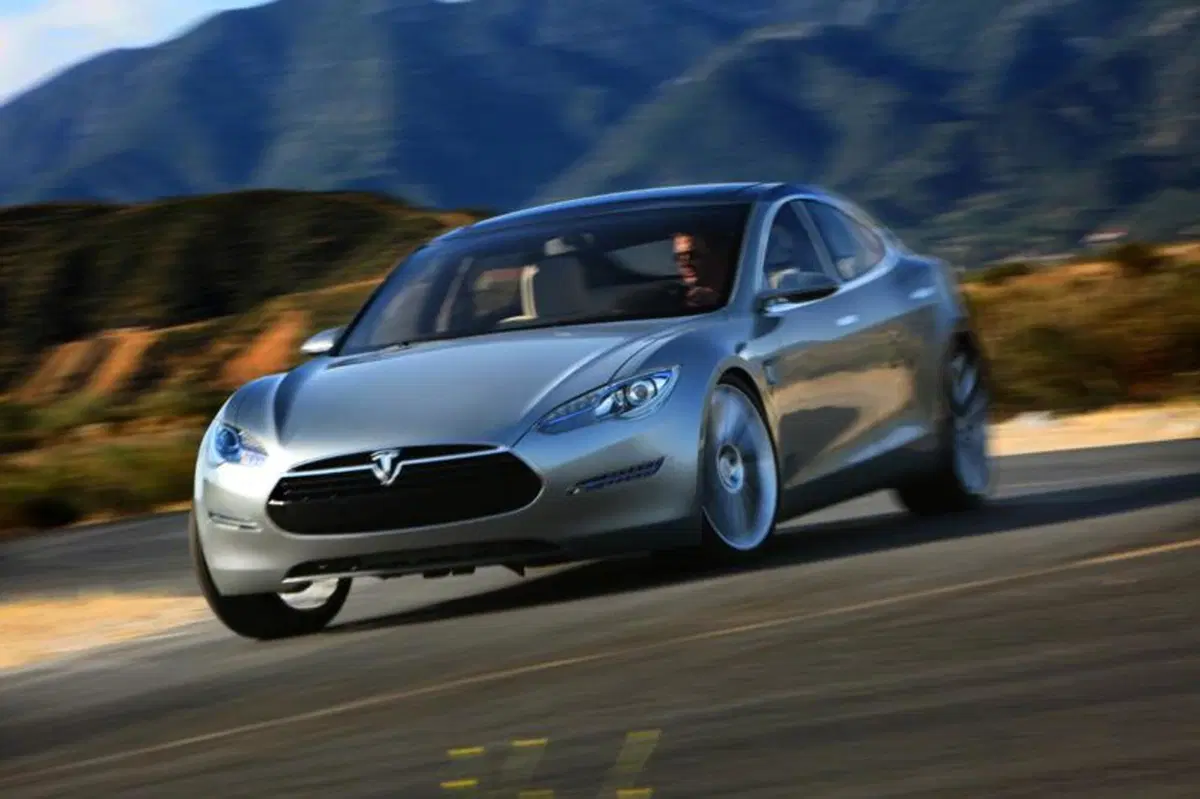 Tesla Model S: presentata a 2.000 clienti
