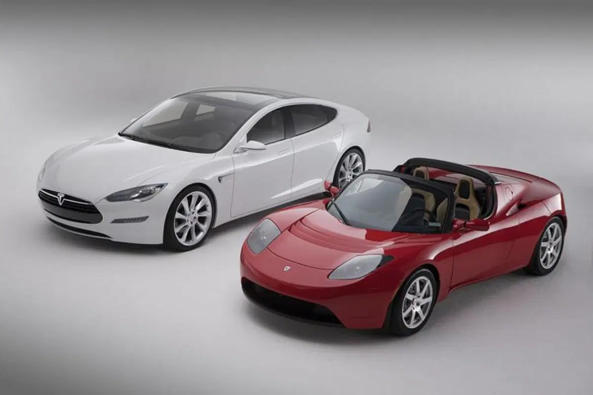 Tesla Model S: presentata a 2.000 clienti (5)
