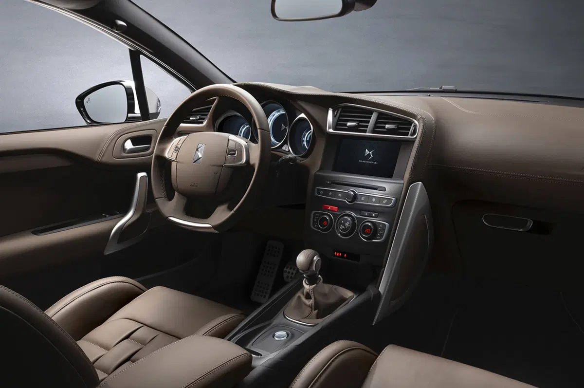 DS4 Crossback (3)