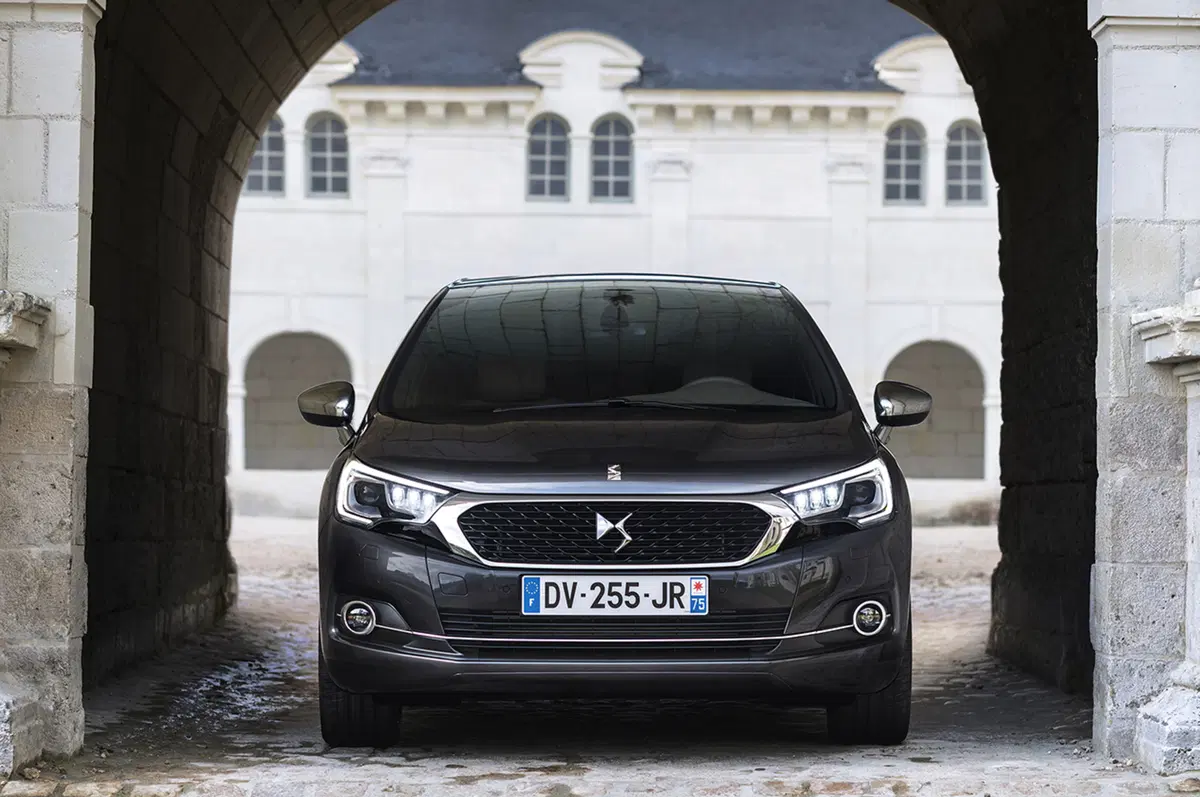 DS4 Crossback (11)