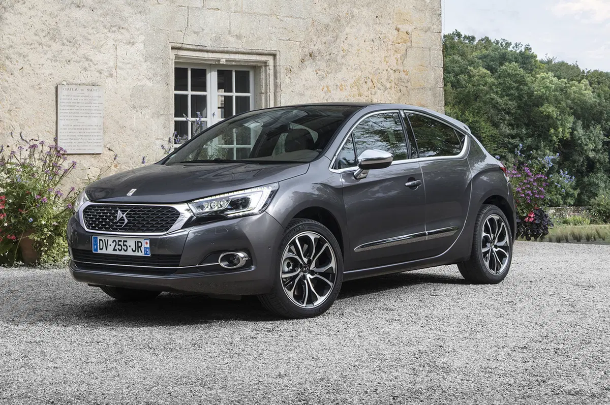 DS4 Crossback (12)