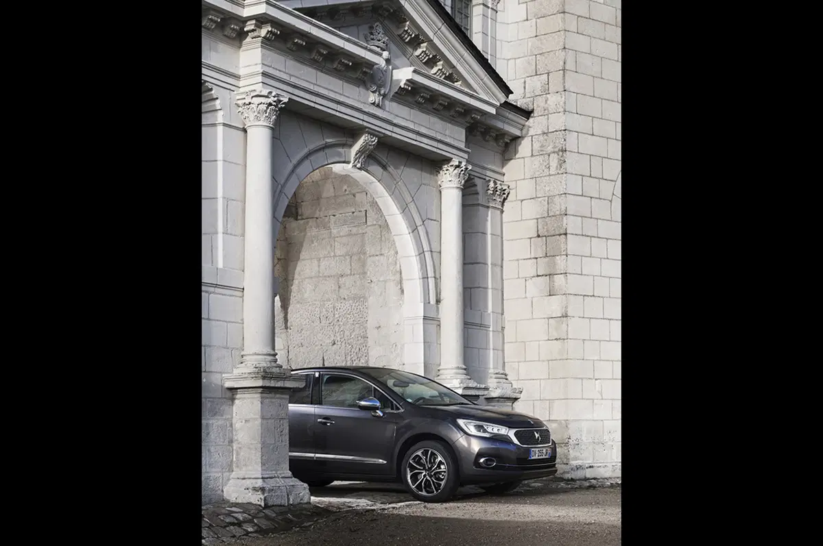 DS4 Crossback (15)