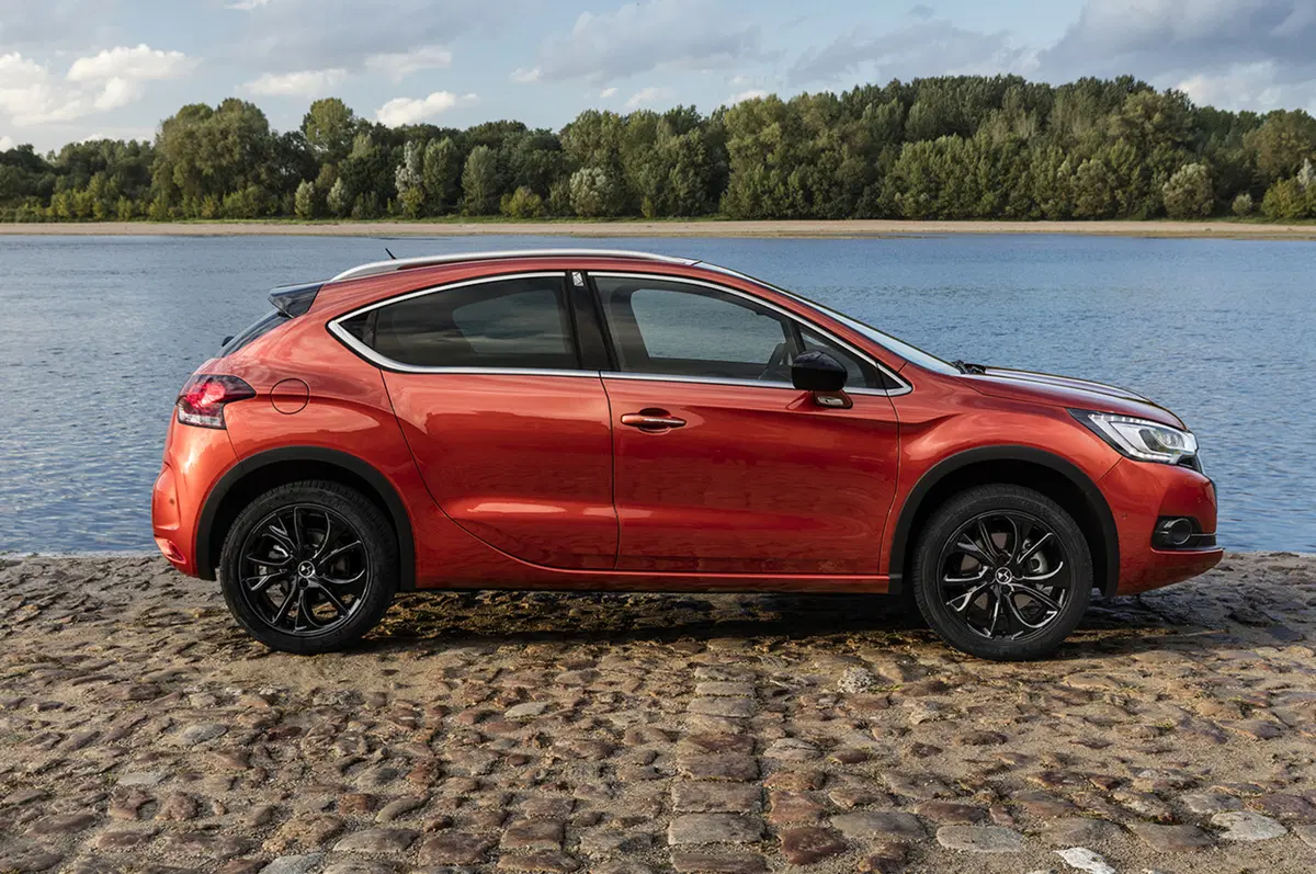 DS4 Crossback (21)