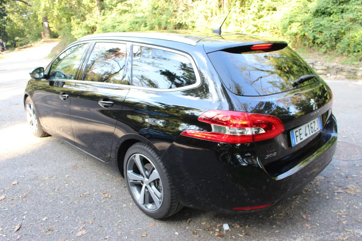 Peugeot 308 SW | Test drive #AMboxing (2)