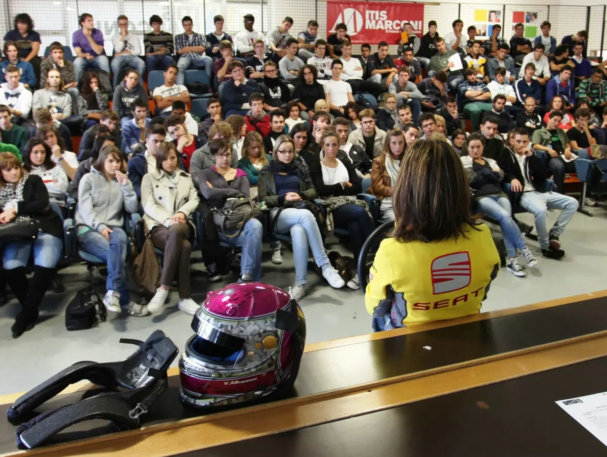 Seat: Sara Safe Factor 2011 (5)