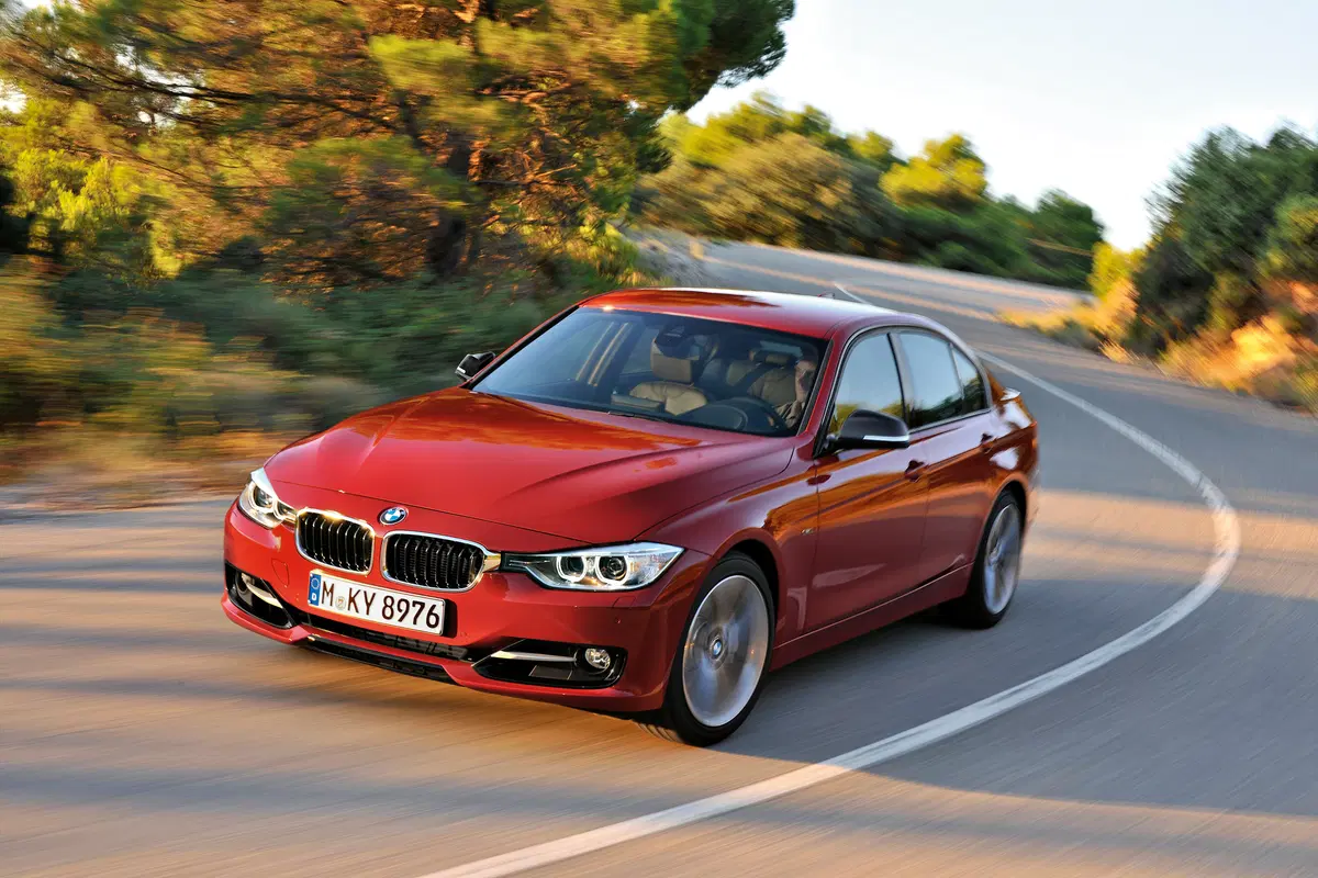BMW nuova Serie 3 (4)