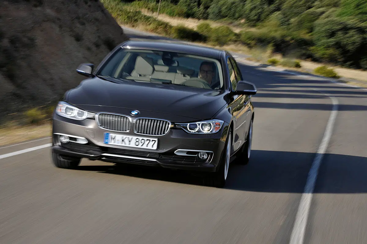 BMW nuova Serie 3 (8)