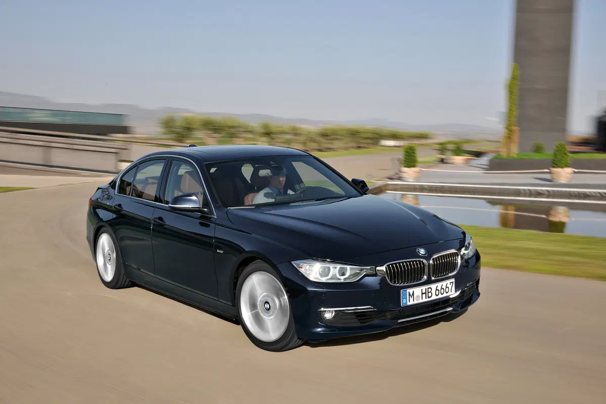 BMW nuova Serie 3 (9)