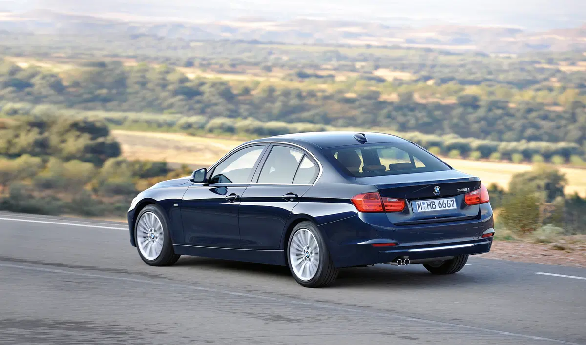 BMW nuova Serie 3 (10)