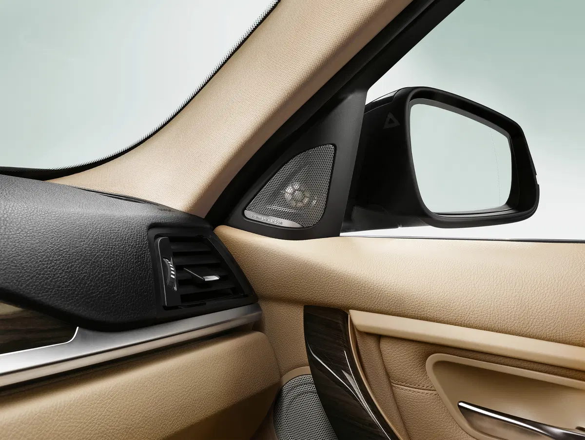BMW nuova Serie 3 (16)