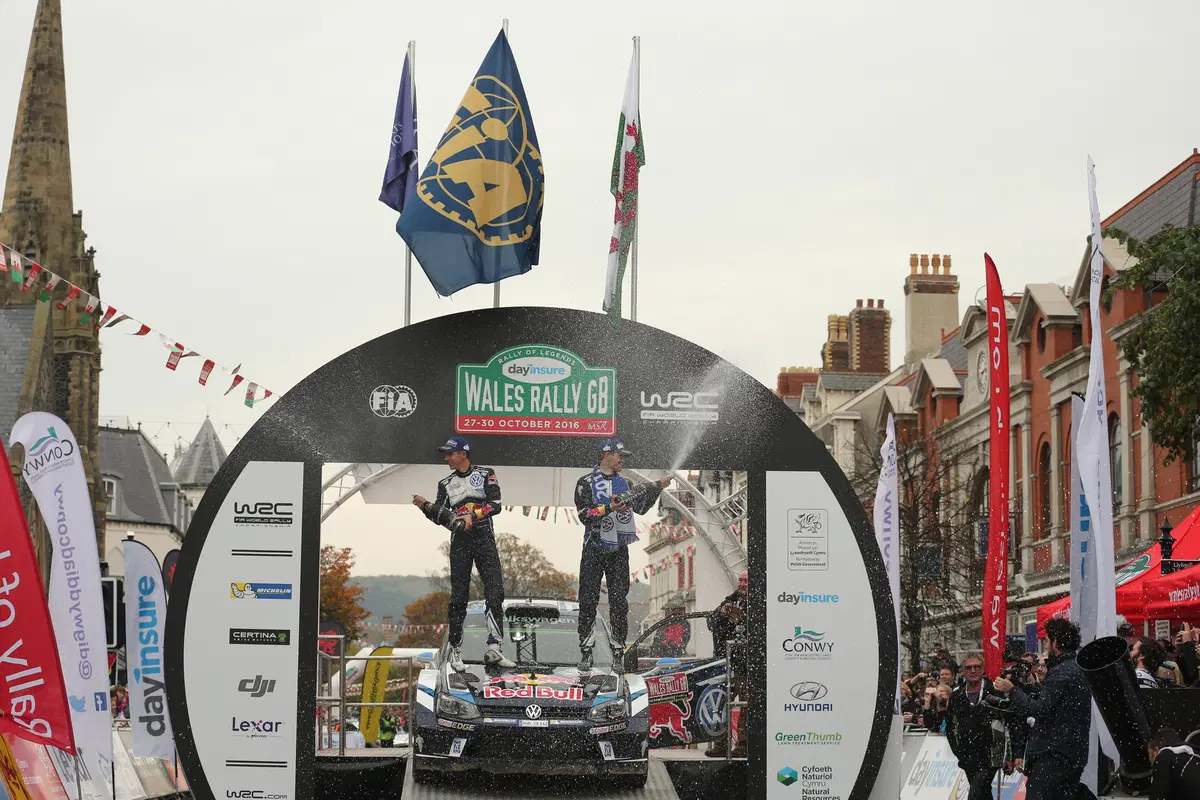 WRC16 Galles. Volkswagen Mondiale 4 (Grazie Ogier)! (3)