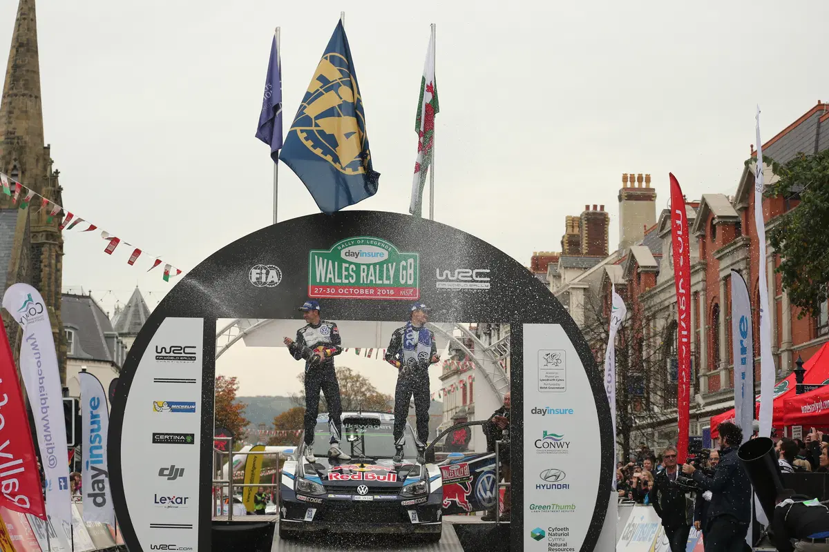 WRC16 Galles. Volkswagen Mondiale 4 (Grazie Ogier)! (7)