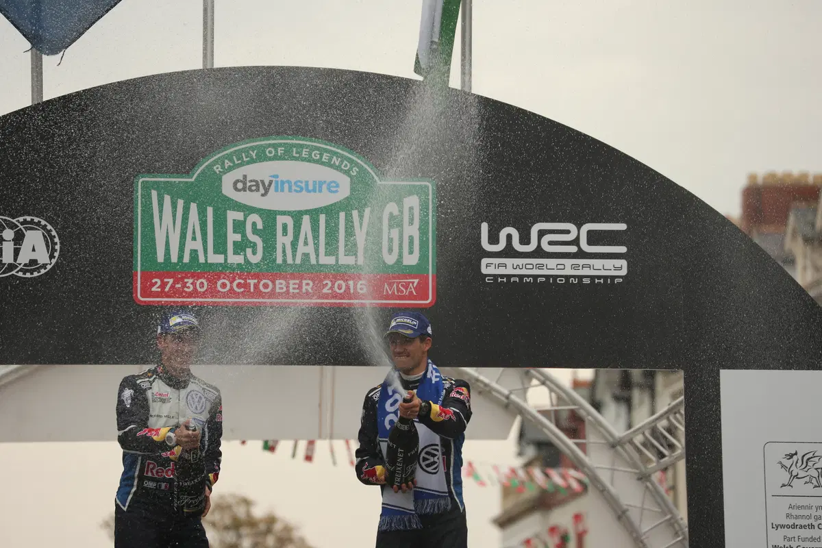 WRC16 Galles. Volkswagen Mondiale 4 (Grazie Ogier)! (8)