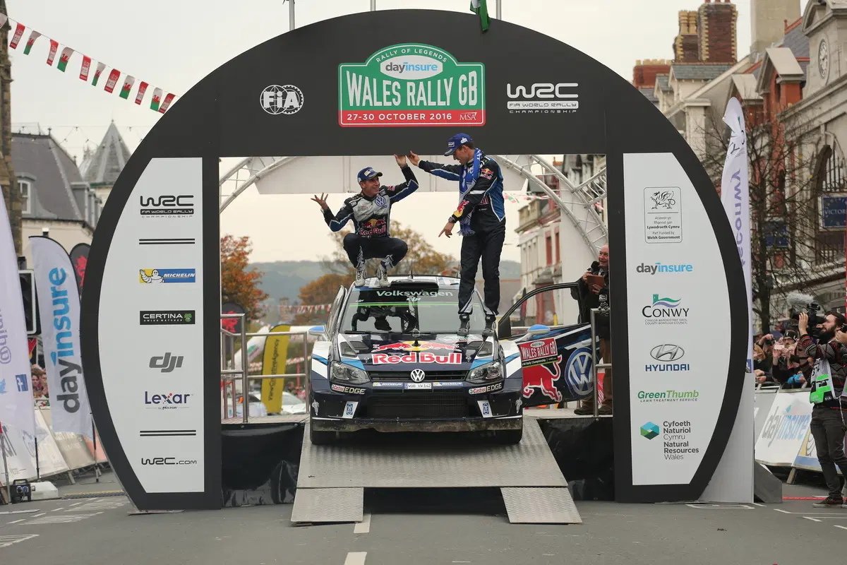 WRC16 Galles. Volkswagen Mondiale 4 (Grazie Ogier)! (9)