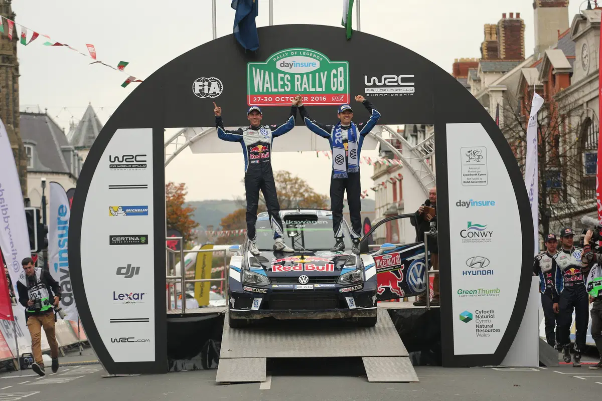 WRC16 Galles. Volkswagen Mondiale 4 (Grazie Ogier)! (10)