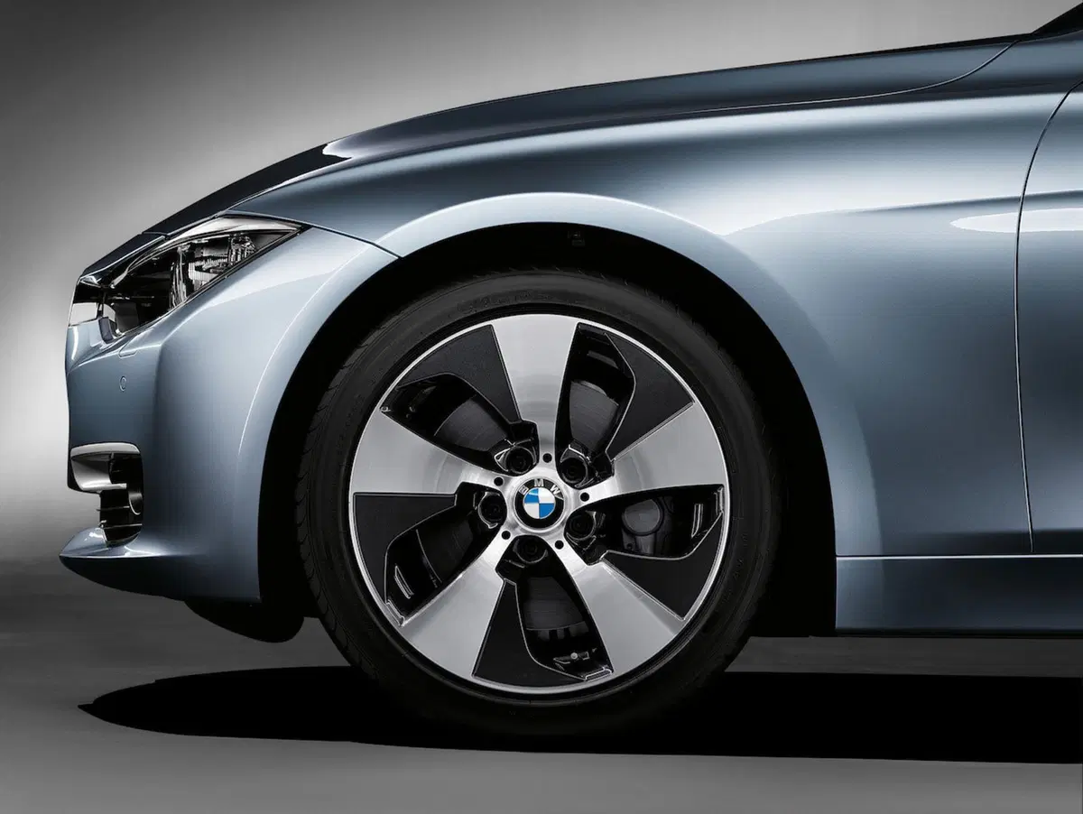 BMW Serie 3: ActiveHybrid ed M-Sport (4)