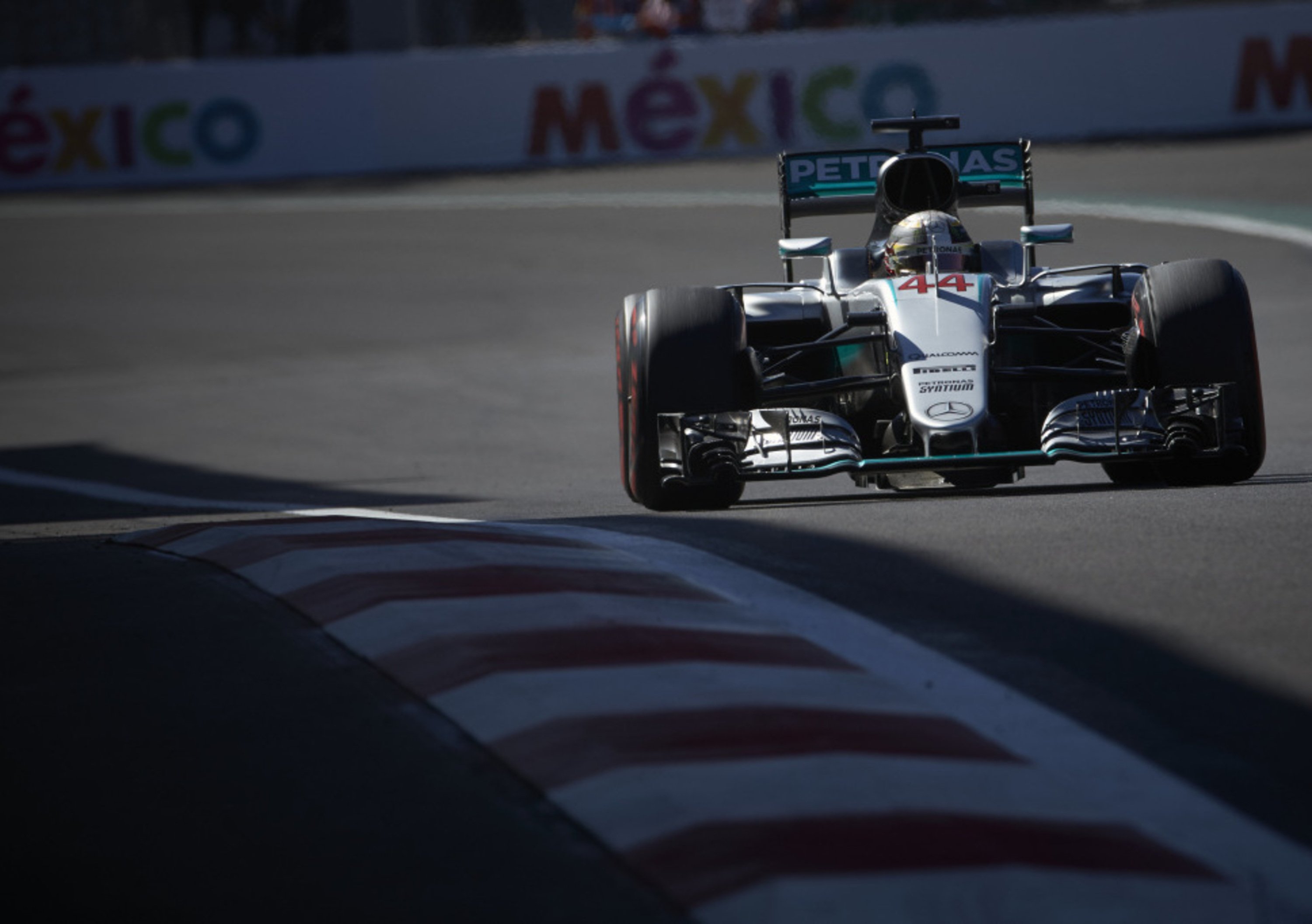 F1, Gp Messico 2016, Hamilton: &laquo;Mercedes? Un team incredibile&raquo;