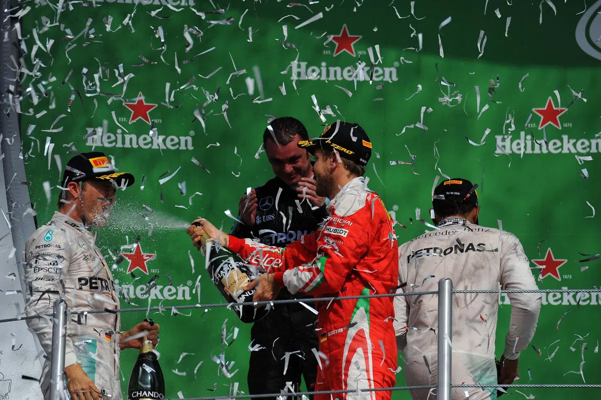 F1, Gp Messico 2016: vince Hamilton (35)