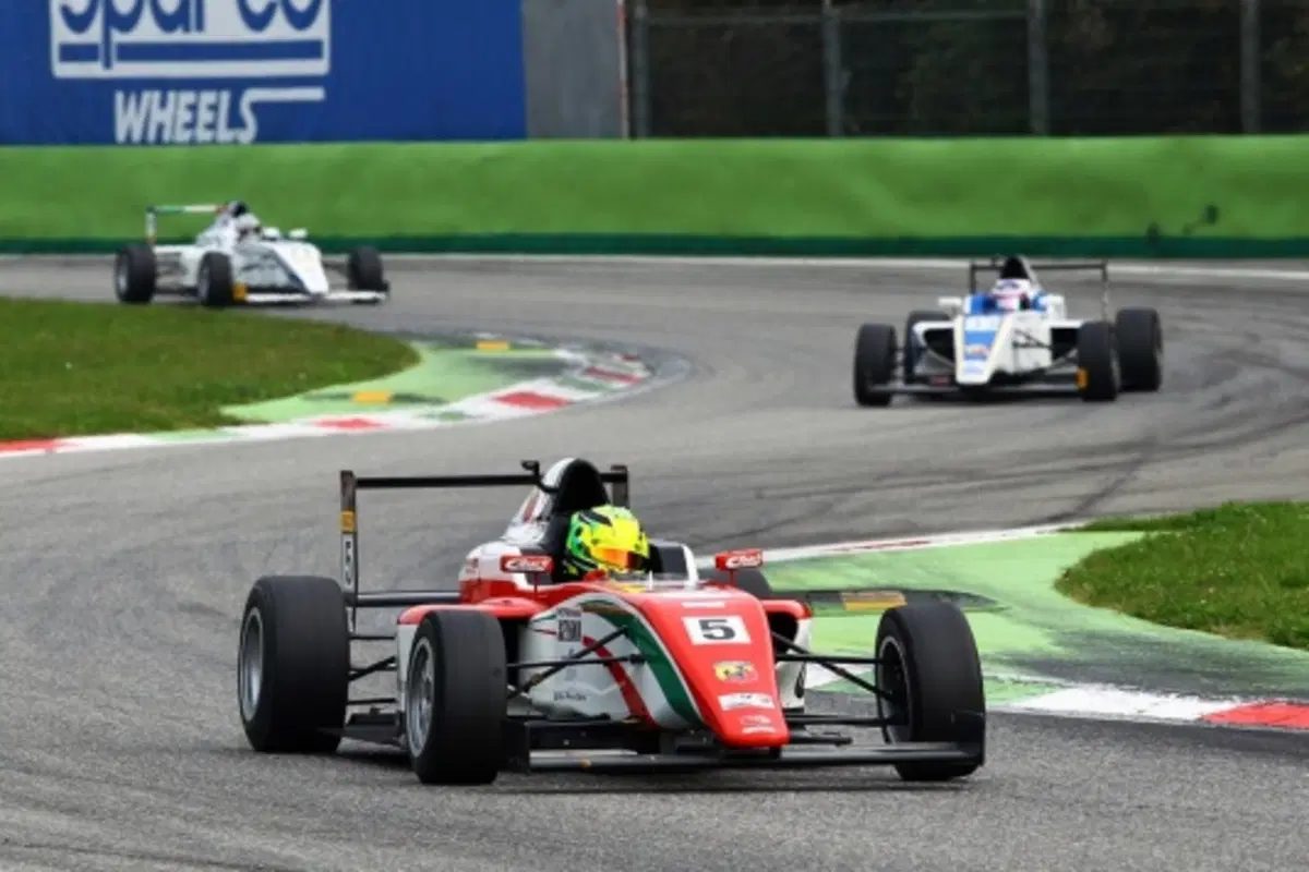 ACI Racing Weekend 2016, Monza: Marcos Siebert campione italiano F.4 davanti a Schumacher (2)