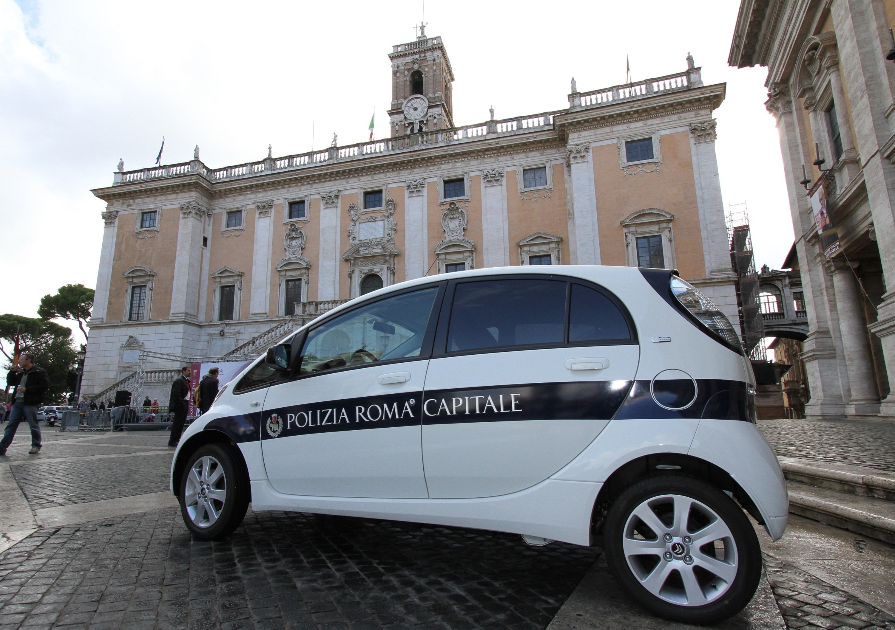 Citroen: consegnate 14 C-Zero a Roma Capitale