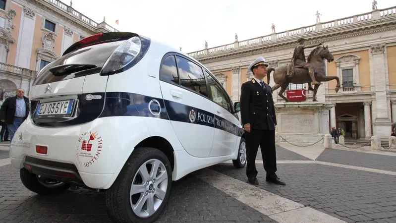 Citroen: consegnate 14 C-Zero a Roma Capitale